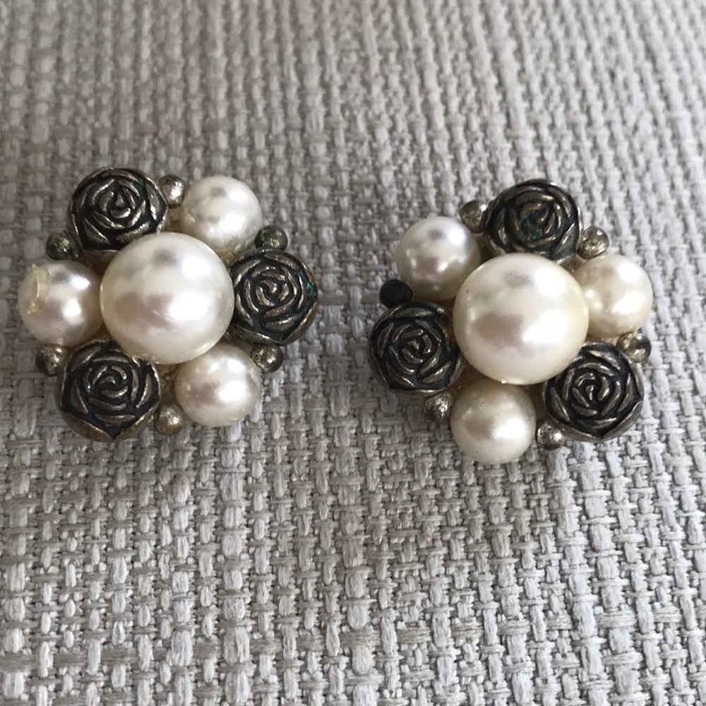 Vintage clip earrings